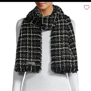 Karl Lagerfeld blanket scarf size:74"Lx34"W
